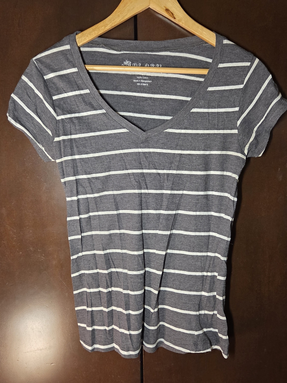 Splash Gray & White Striped V-Neck Short Sleeve Tee Women Size Large Juniors'
